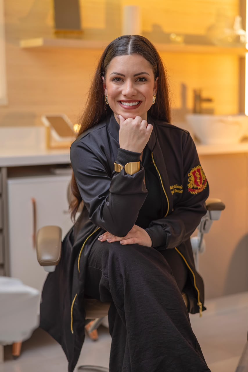 Dra. Maria Eduarda de Sá no consultório